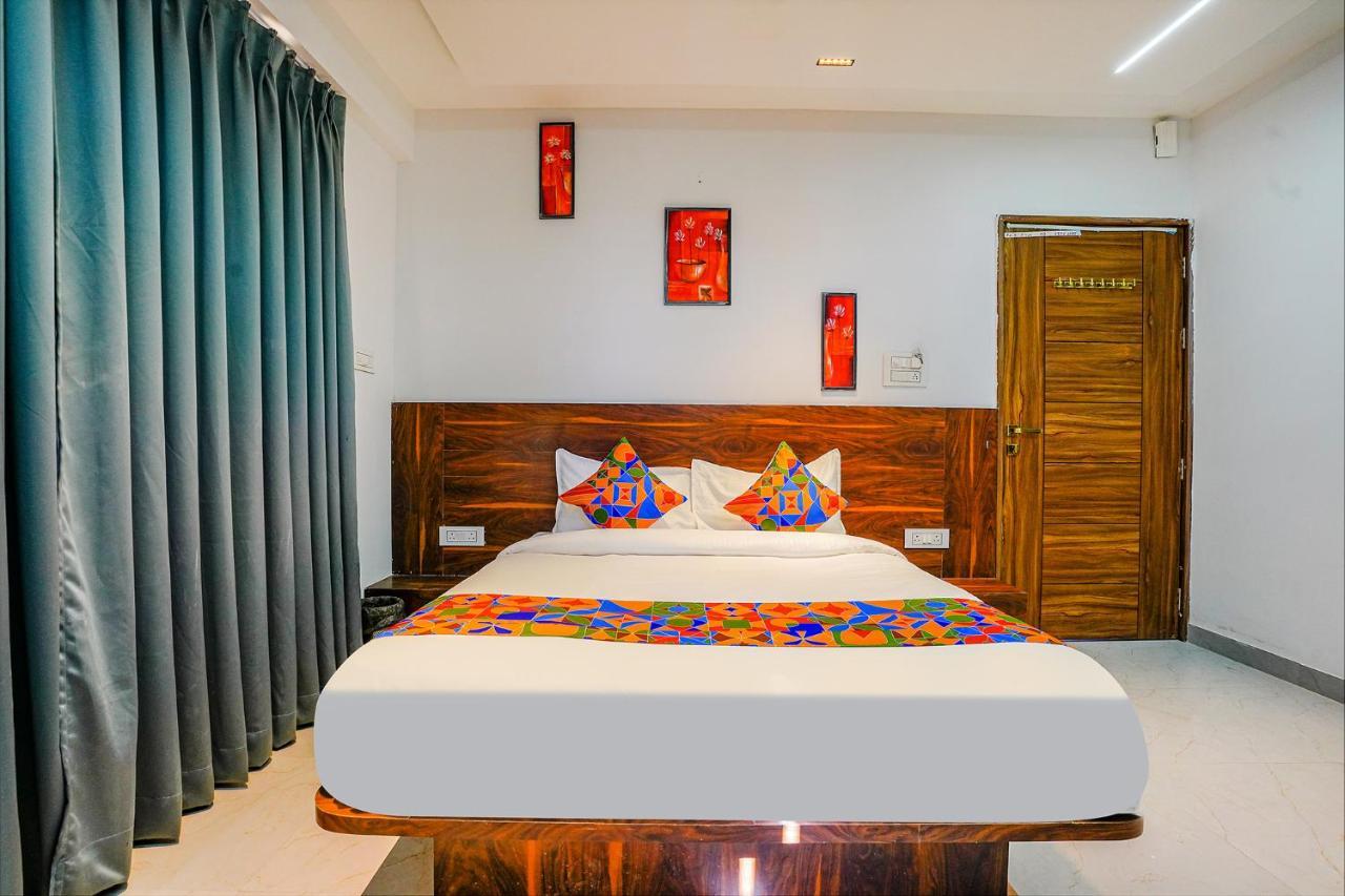Fabhotel Crystal Inn - Nr Suvarndeep Chowk Pimpri-Chinchwad Exterior photo