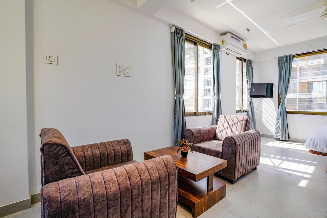 Fabhotel Crystal Inn - Nr Suvarndeep Chowk Pimpri-Chinchwad Exterior photo